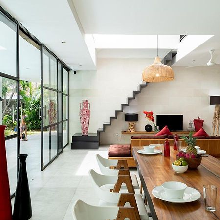 Seminyak White Design Villa Exterior photo
