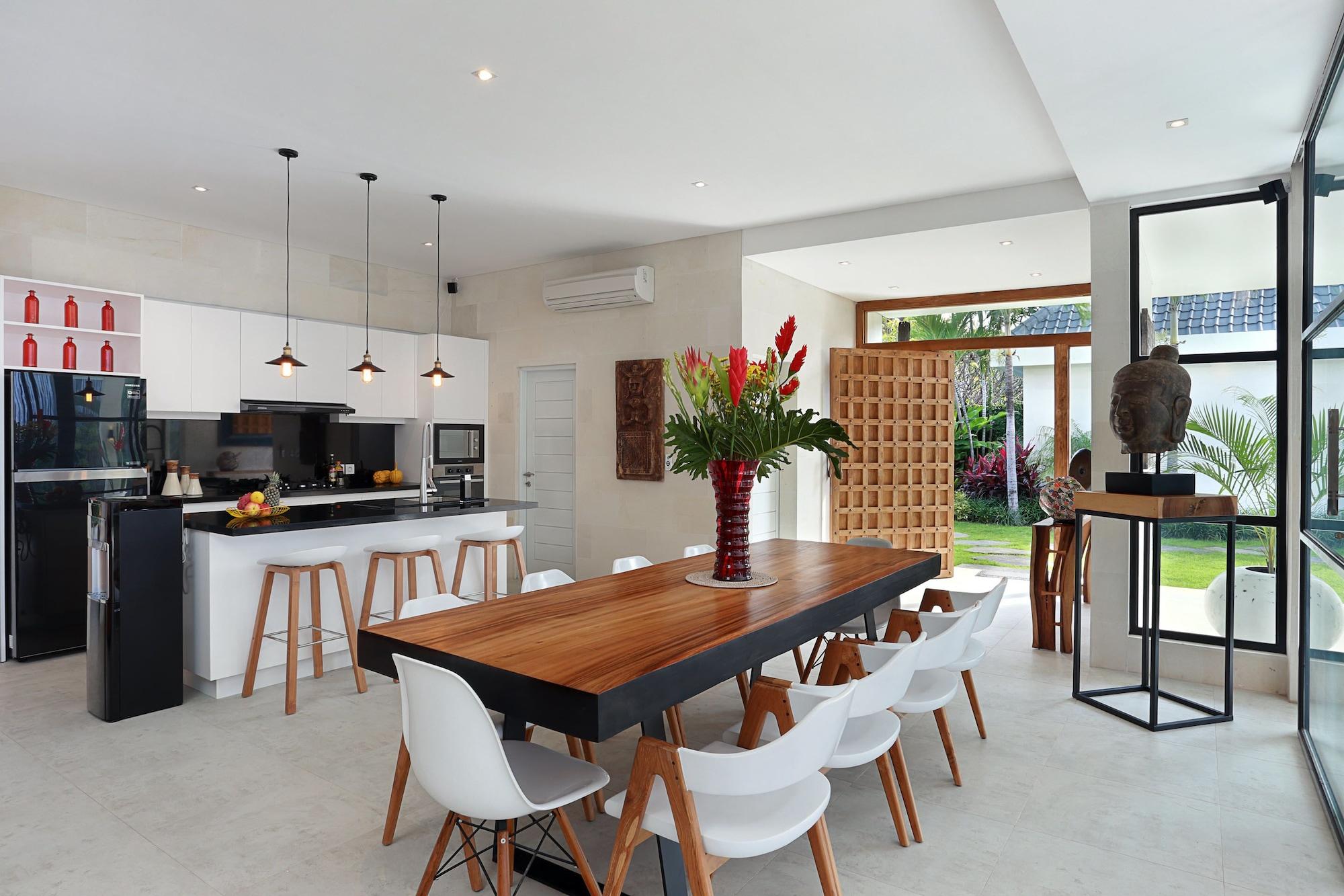Seminyak White Design Villa Exterior photo