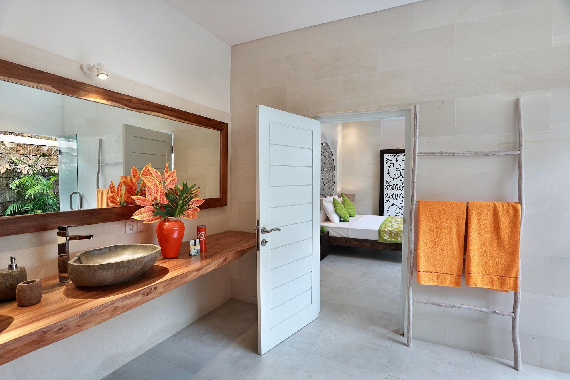 Seminyak White Design Villa Exterior photo