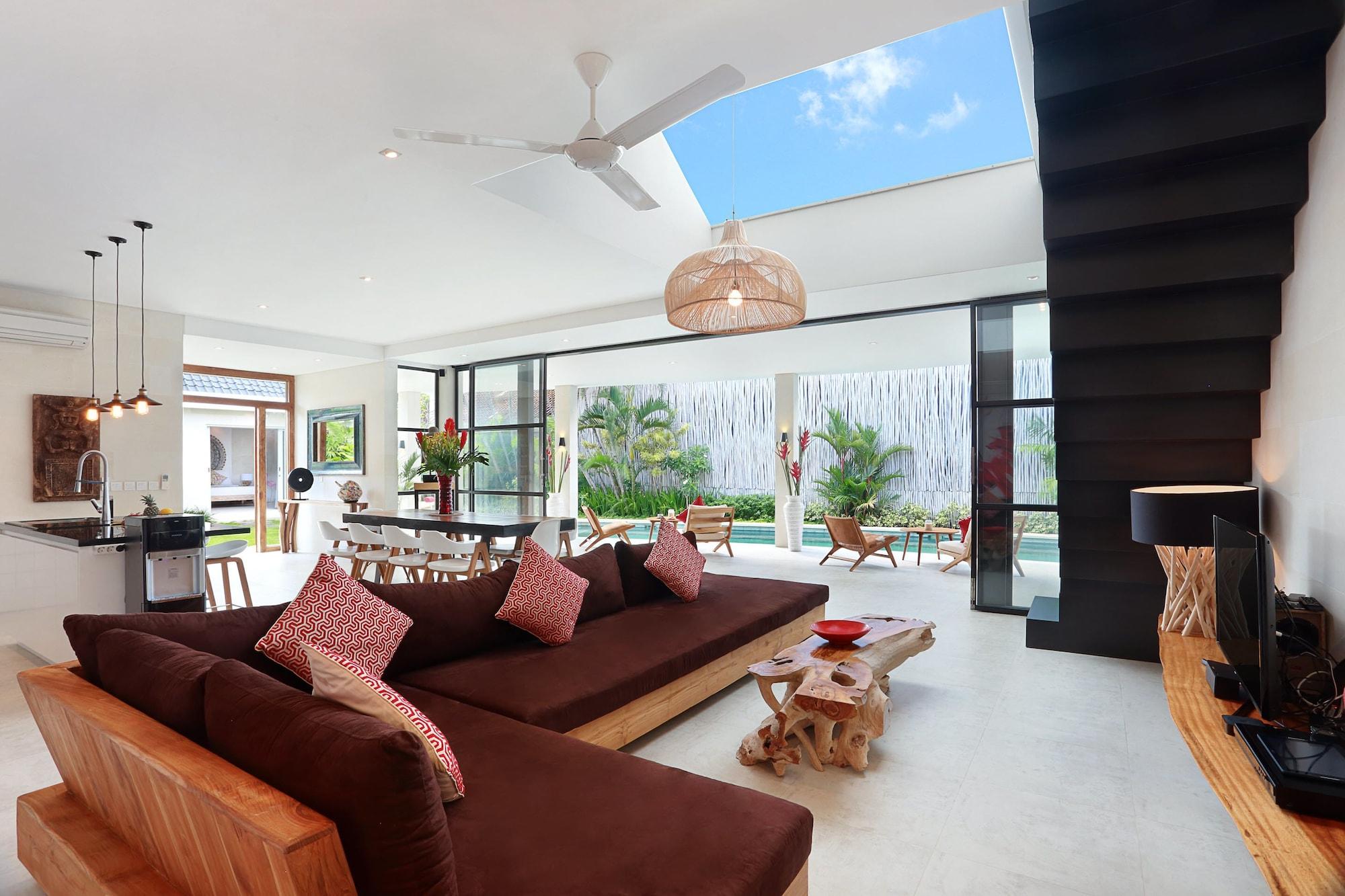 Seminyak White Design Villa Exterior photo