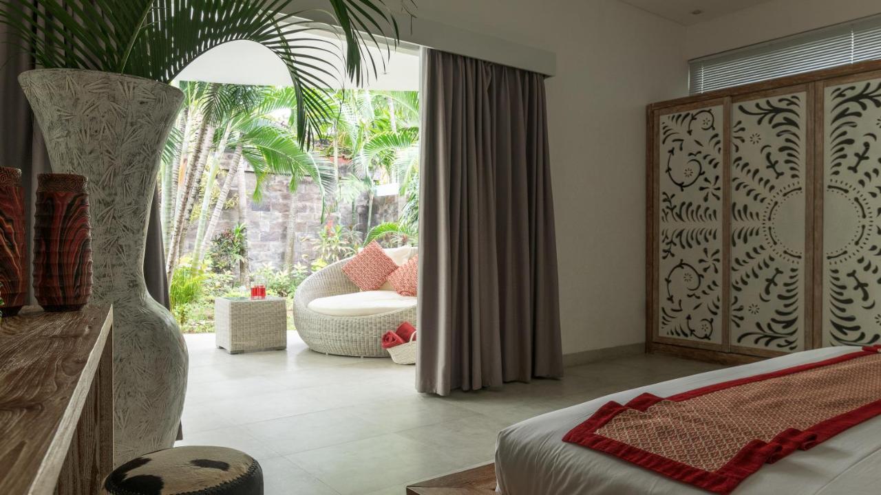 Seminyak White Design Villa Exterior photo