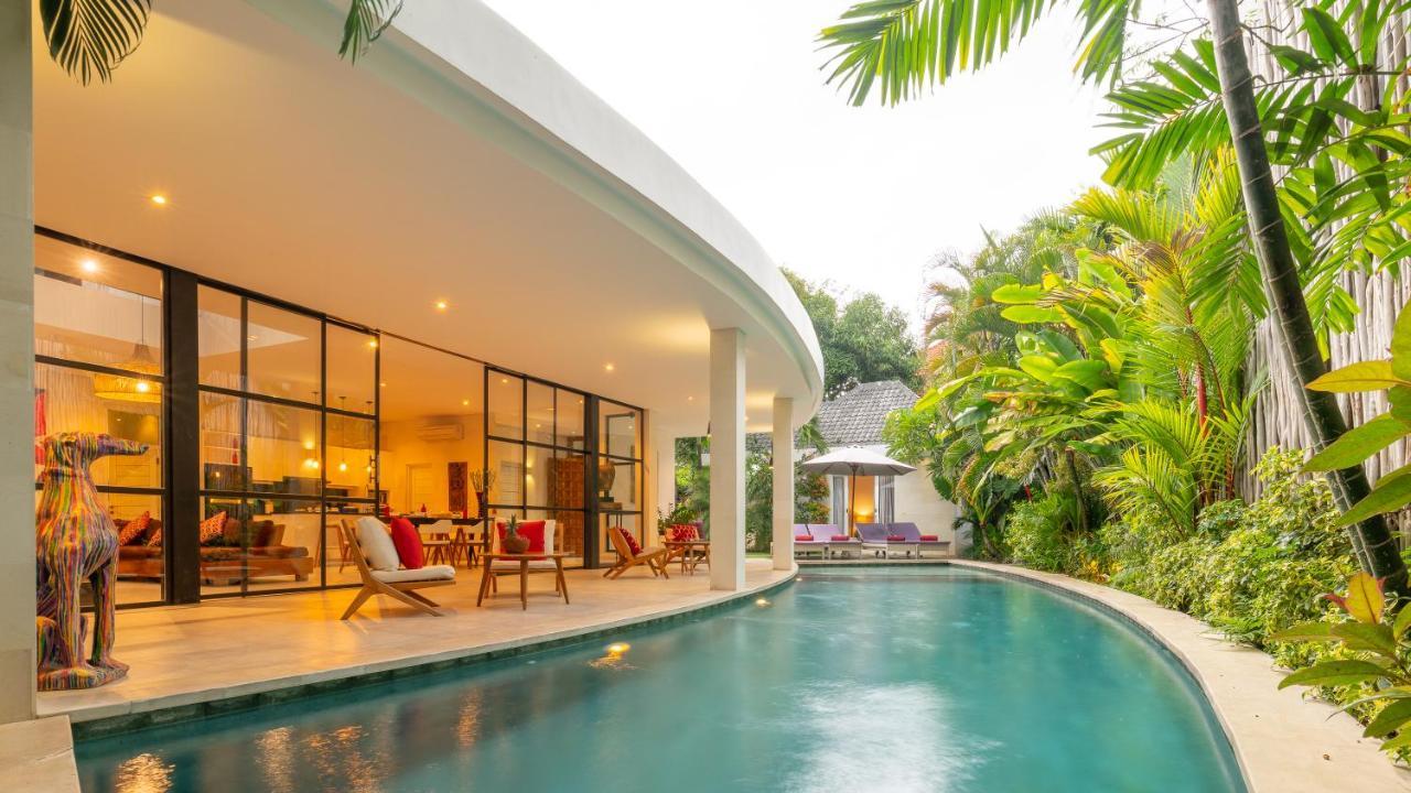Seminyak White Design Villa Exterior photo